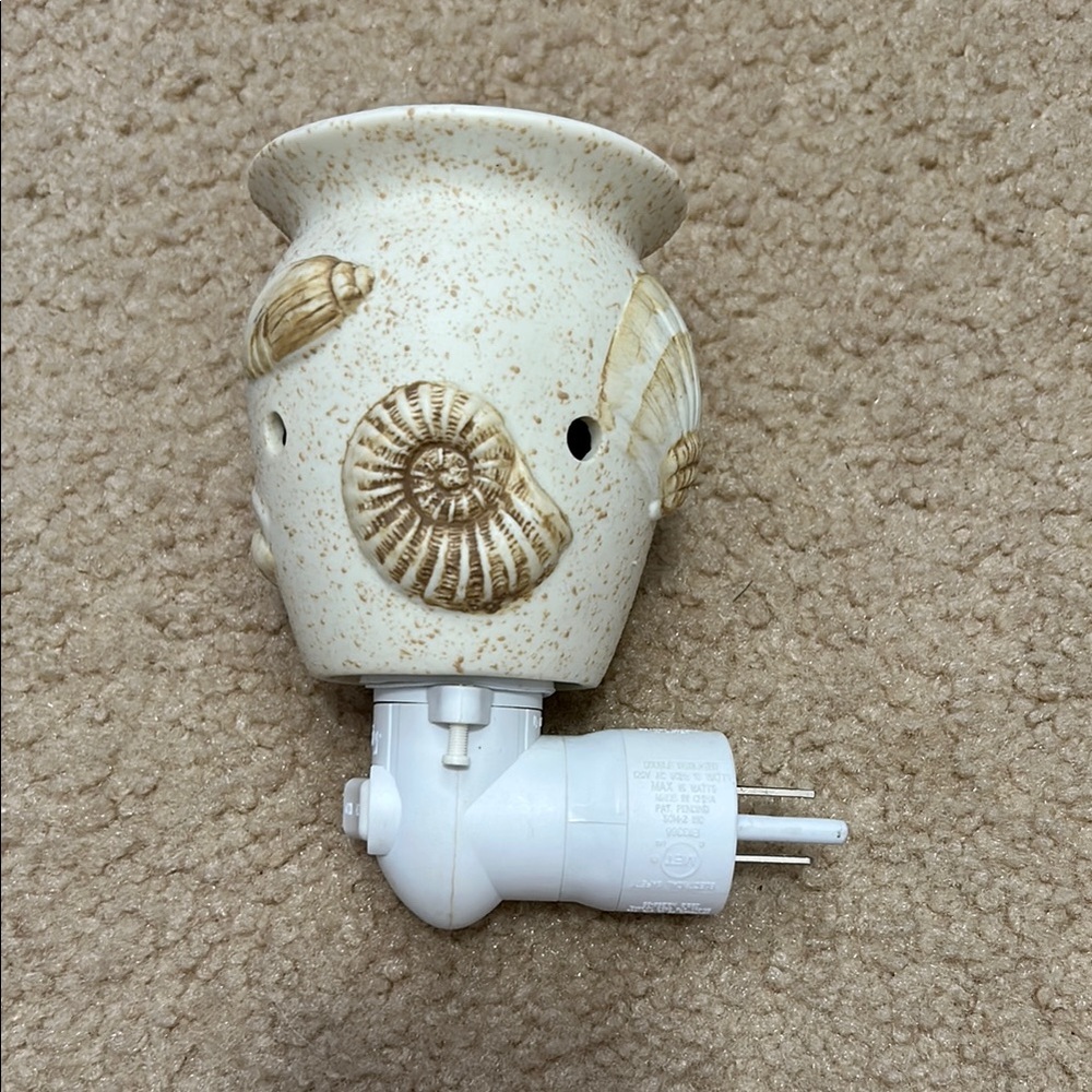 Scentsy Seashell Plug-In